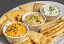 Hummus with Warm Pita Hummus with Warm Pita