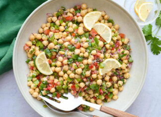 Balila (Lebanese Warm Chickpea Salad) Balila (Lebanese Warm Chickpea Salad)