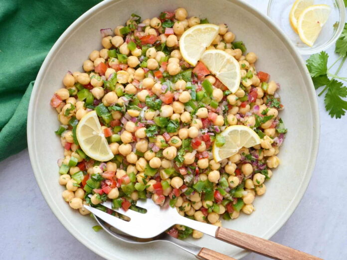 Balila (Lebanese Warm Chickpea Salad)