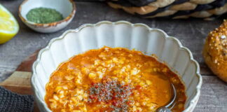 Ezogelin Çorbası (Turkish Red Lentil and Bulgur Soup) Ezogelin Çorbası (Turkish Red Lentil and Bulgur Soup)