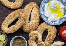 Ka’ak al-Quds (Jerusalem Sesame Bread Rings) Ka'ak al-Quds (Jerusalem Sesame Bread Rings)