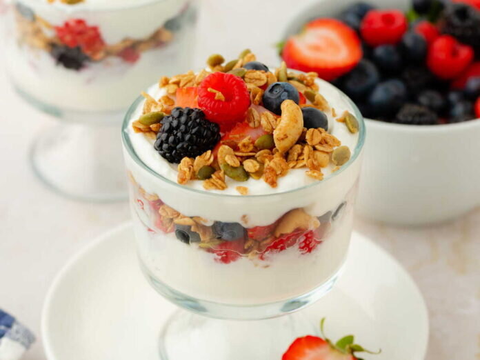 creamy-greek-yogurt-parfait-with-mixed-berries-fotor-2026070918530 (1) (1) Greek Yogurt Breakfast Parfait