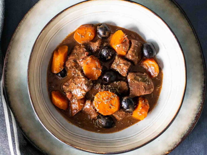 daube-provencale-1-2-fotor-20260722151140 (1) (1) Daube Provencale (Provencal Beef and Red Wine Stew)