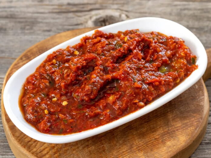 ezme-tuerkische-gewuerzpaste-fotor-2026072818484 (1) Ezme (Turkish Spicy Tomato and Walnut Relish)