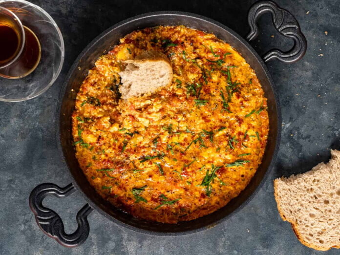 Turkish Menemen (Eggs with Peppers and Tomatoes)
