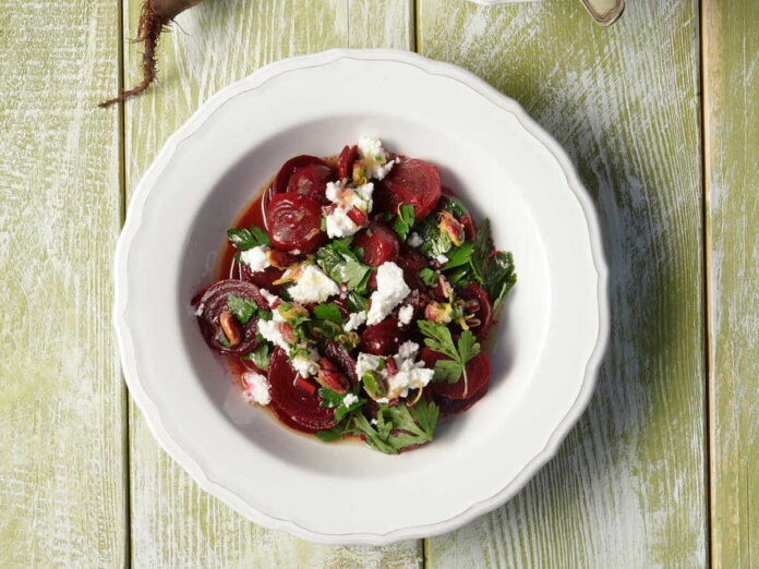 pantzarosalata-me-fistikia-aiginis-kai-anthotyro-gastronomos-fotor-20260715152243 (1) (1) Pantzarosalata (Greek Beet and Yogurt Salad)
