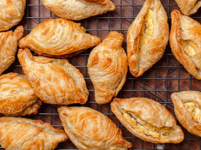 Pastizzi (Maltese Ricotta and Pea Pastries)