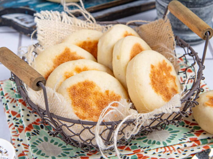 Batbout (Moroccan Stovetop Flatbread)