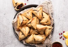 Fatayer bi Sabanekh (Lebanese Spinach Hand Pies) Fatayer bi Sabanekh (Lebanese Spinach Hand Pies)