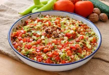 Gavurdağı Salatası (Turkish Gaziantep Walnut and Tomato Salad) Gavurdağı Salatası (Turkish Gaziantep Walnut and Tomato Salad)
