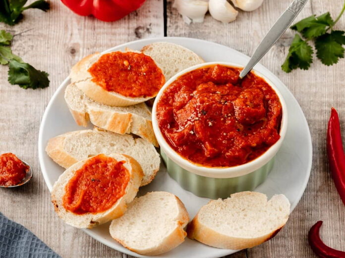 Ajvar-24-fotor-20260810191833 (1) Ajvar (Balkan Roasted Pepper and Eggplant Relish)