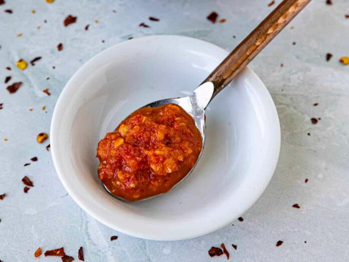Chili-Garlic-Sauce-Recipe2-fotor-2026083013363 (1) Filfel Chuma (Libyan Garlic and Chili Sauce)