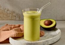 Assir Avocat (Moroccan Avocado and Almond Milk Smoothie) Assir Avocat (Moroccan Avocado and Almond Milk Smoothie)