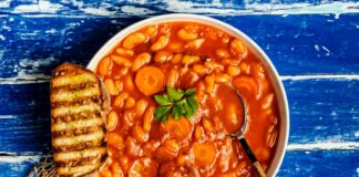 Fasolada (Greek White Bean Soup) Fasolada (Greek White Bean Soup)