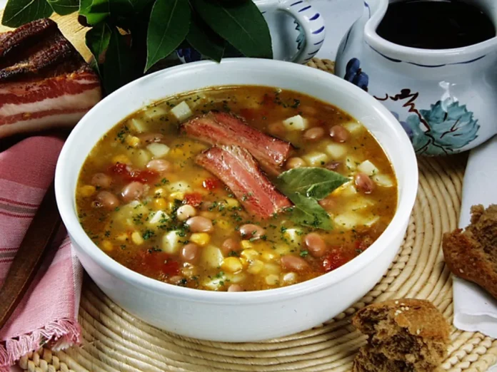f32ff536-610d-11eb-9f0f-0242ac120034 Maneštra (Istrian Croatian Bean and Corn Soup)