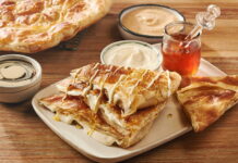 Feteer Meshaltet (Egyptian Flaky Layered Bread) Feteer Meshaltet (Egyptian Flaky Layered Bread)