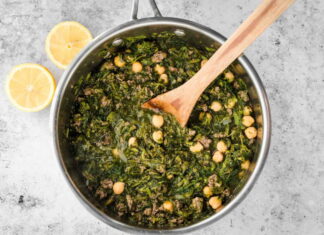 Sabanekh bil Zeit (Lebanese Spinach and Chickpea Stew in Olive Oil) Sabanekh bil Zeit (Lebanese Spinach and Chickpea Stew in Olive Oil)