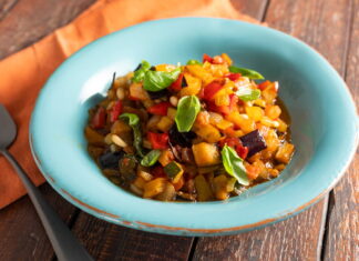 Caponata (Sicilian Sweet and Sour Eggplant Stew) Caponata (Sicilian Sweet and Sour Eggplant Stew)