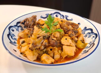 Kolokasi (Cypriot Taro Root Stew in Tomato Sauce) Kolokasi (Cypriot Taro Root Stew in Tomato Sauce)